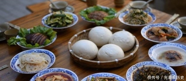 神灵|老祖宗:“菜不摆三,筷不成五,席不坐六”,饭桌上都有啥规矩?