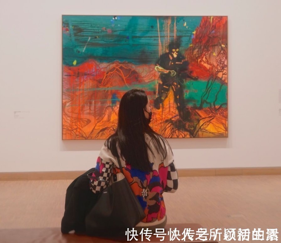 名画@和名画“撞衫”是一种怎样的体验?他花2年专拍艺术界最美的意外