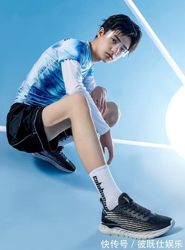 科技|国货再崛起,鸿星尔克也卖断货?最值得买的3款跑鞋,平价又好穿