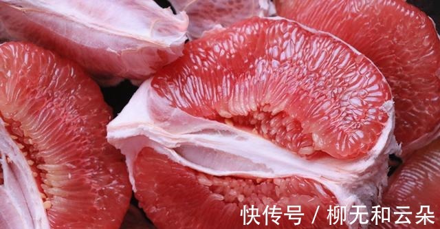 秋季干燥,要常吃这食材,4块一斤营养高,剥好皮再熬一熬好香呀!