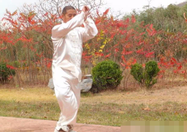 每天跺腳5分鐘，會發生3種健康“變化”，簡單又實用