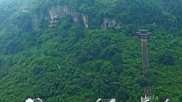 沅陵二酉藏书洞:秦始皇焚书坑儒,伏胜铤而走险