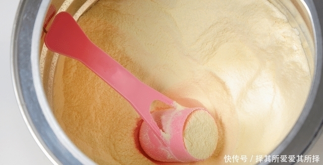 奶粉里的空|奶粉勺底部有一个小洞,其实是这个原因,看看你猜对了吗