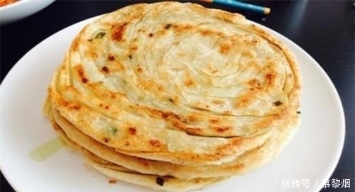 烙饼时,这三个错误不要犯,否则饼硬又难吃,看完你就明白了