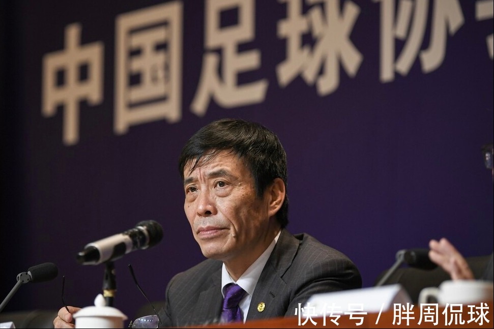 主教练|时隔7天,黄健翔终于忍无可忍,7字回击李铁,国足主帅或被调查