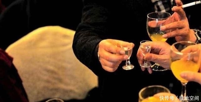 记住|给领导敬酒,不会说敬酒词可不行,记住3句,说得越多提拔得越快