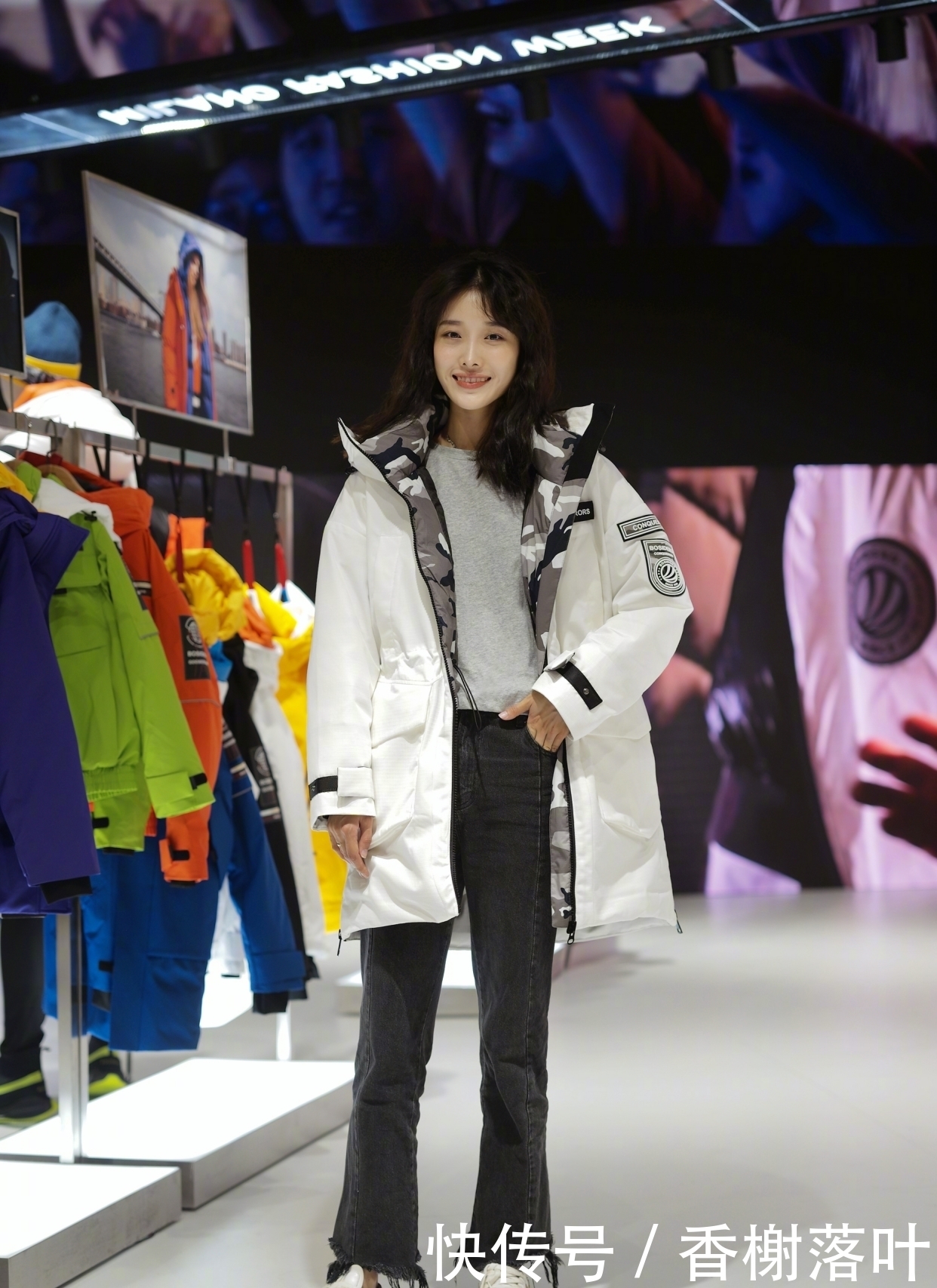 宽松版型|有一种羽绒服,叫“过腰不过膝”,时髦保暖又显高,很适合小个子