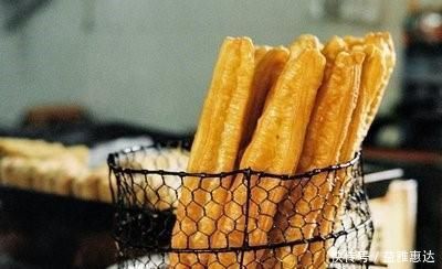 营养|中国“糊弄式”早餐盛行,这5种没营养还伤孩子脾胃,你家中招没