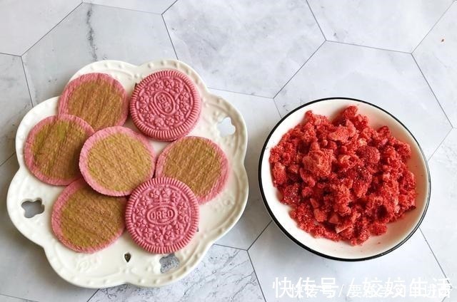 爱吃奥利奥的人注意教你3步做成冰淇淋,冰凉丝滑,香甜无冰渣