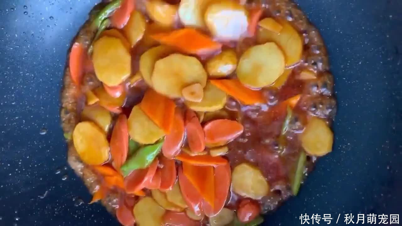 美味|土豆怎么做好吃试试火腿烧土豆,口味香辣咸香,既朴素又美味!