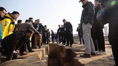  调研|国内众多顶尖考古专家齐聚淮阳时庄遗址现场调研及学术研讨