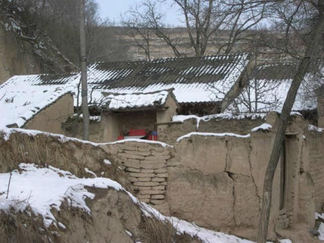 村民|孙顺明：老人遭儿媳虐待，政府来人才发现真实身份，一等功臣！