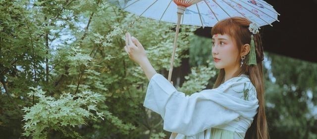 情诗!白居易40岁为初恋写的情诗,第1句人人会写,整首读完却拍案叫绝!