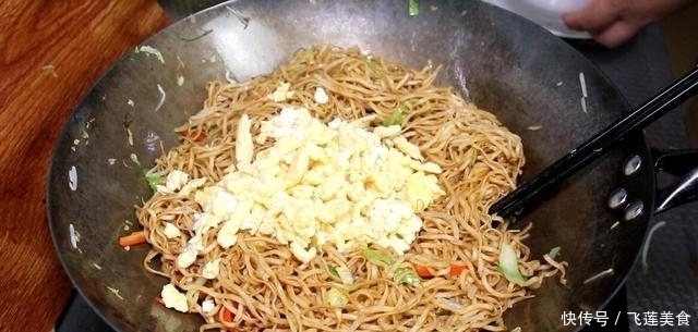 绿豆芽|面条不要再水煮着吃了，换种做法，天天吃都不腻，比水煮好吃10倍