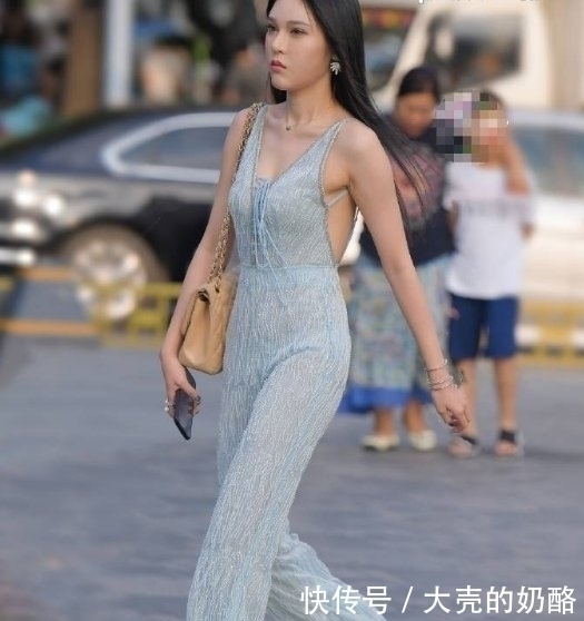 小姐姐|老六街拍集简约又时尚的连体裤,让小姐姐秒变气质女神