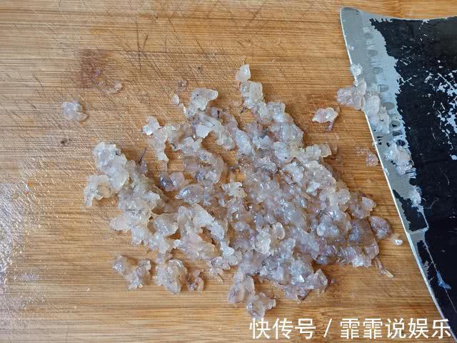 萝卜加鸡蛋,金黄酥脆香,比肉还好吃,做法简单,上桌就被抢光