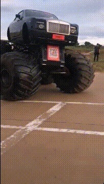 |搞笑GIF图:美女刚睡醒的样子vs你刚睡醒的样子!