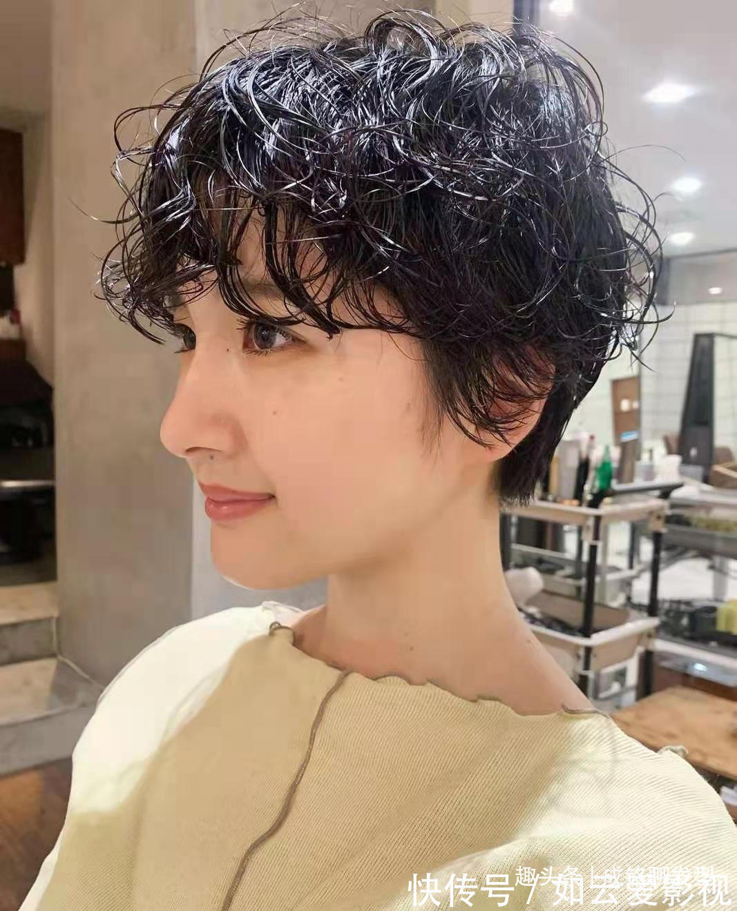 烫发 烫发不会打理造型?今年流行“吹不干”发型,不用造型也很时髦