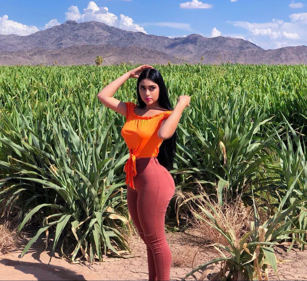 动作|21岁健身女孩坐拥950多万粉丝，傲娇身材让她名利双收