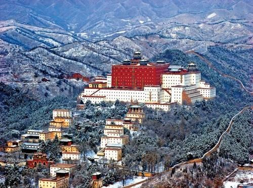 藏北也有布达拉宫，平平无奇小县城中的巍然建筑群——赞丹寺