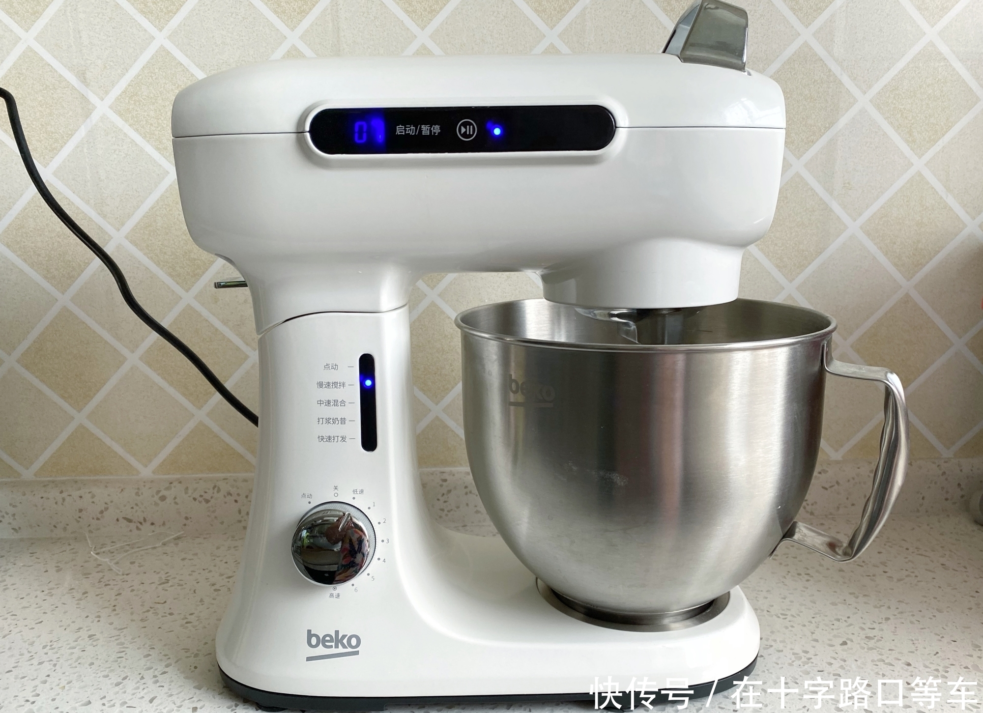 面团|自制吐司不好吃?试试此方法,1次发酵简单省事,奶香十足又美味