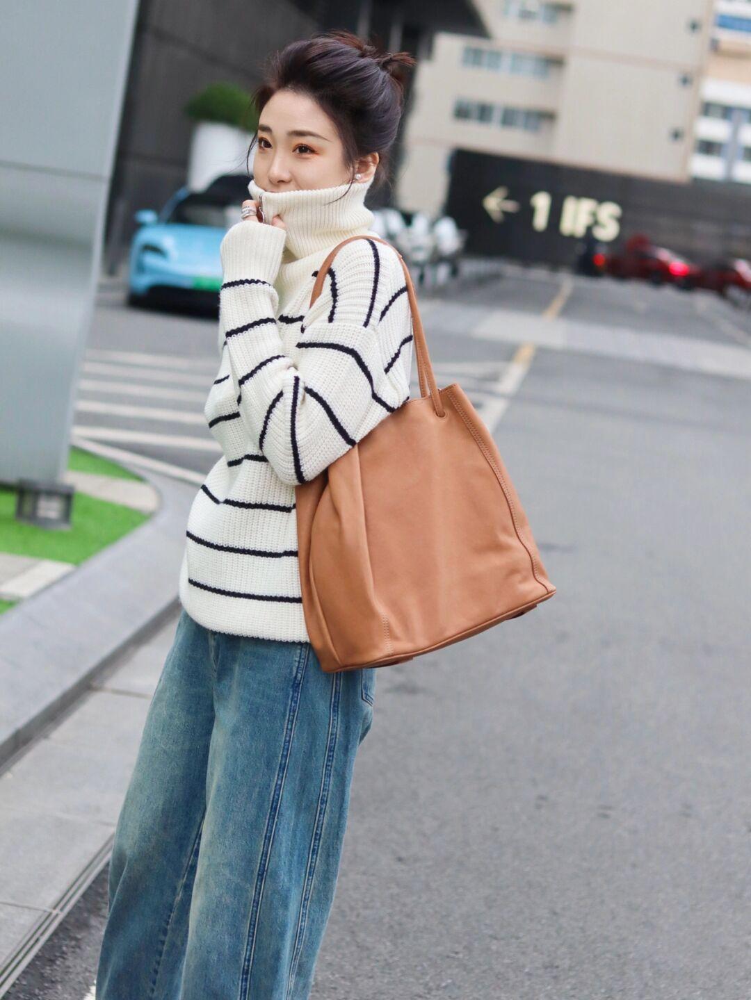 搭配 秋冬“条纹针织衫”咋穿才洋气?这些搭配保暖又舒适,值得借鉴