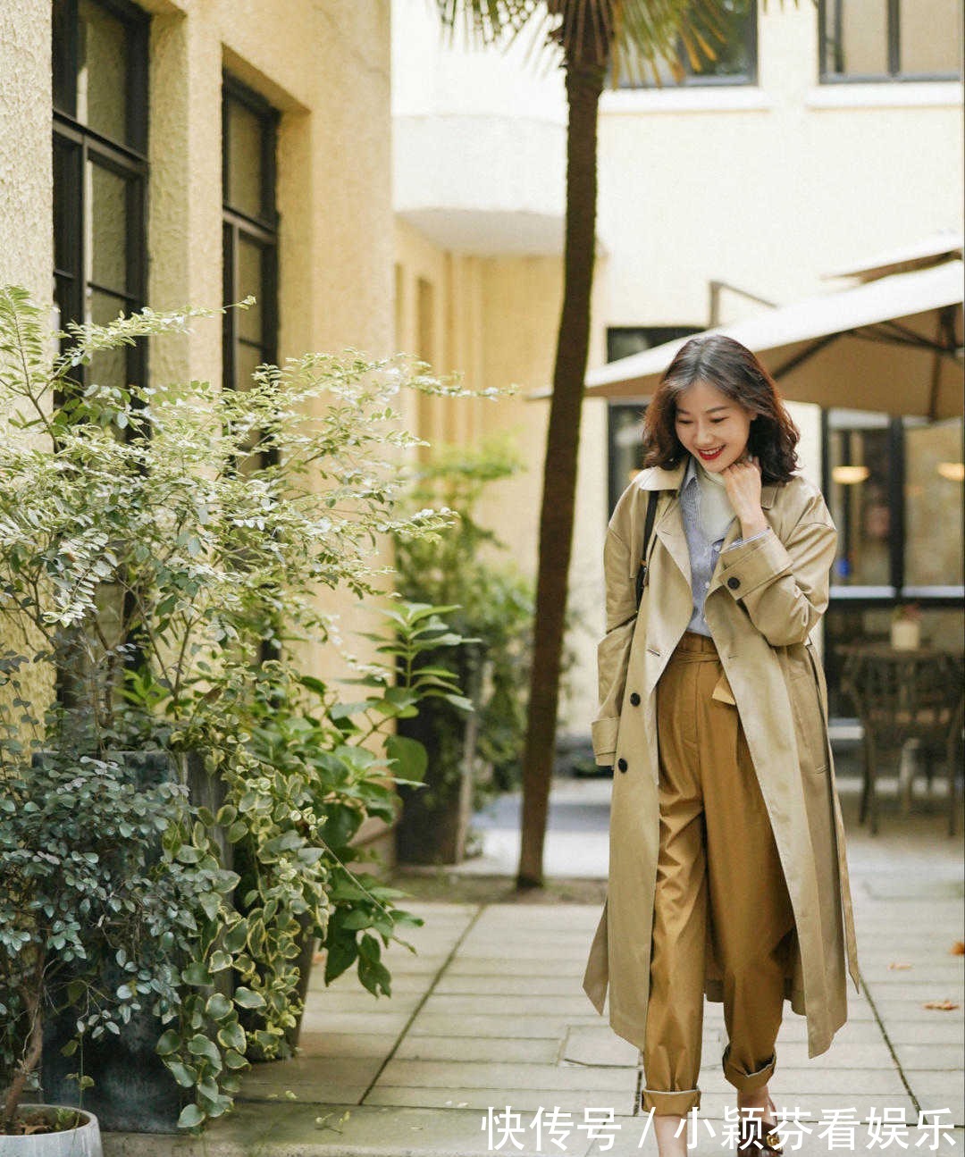 穿搭 女生秋冬穿风衣时，不管高矮，搭配这5双鞋子，照着穿都很高级