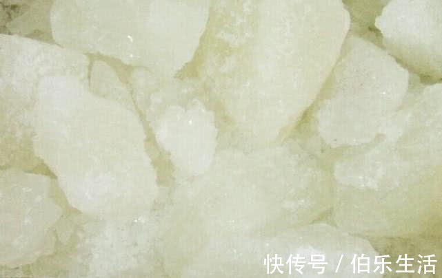 黑暗料理|手麻是颈椎病吗冰糖加一物，消除肩颈疼痛，中风也会远离你