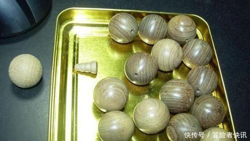 木板|垃圾堆里随手捡了个破木板,自己做成手串被告知是金丝楠