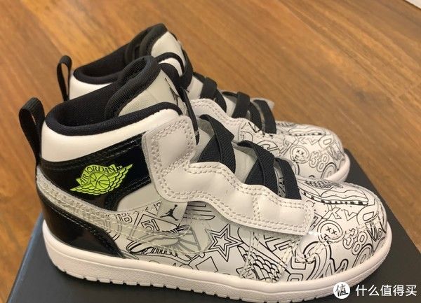 万象城|鞋狗穿搭 篇三：平台首晒·篇陆·鞋头从娃娃抓起·JORDAN 1 MID