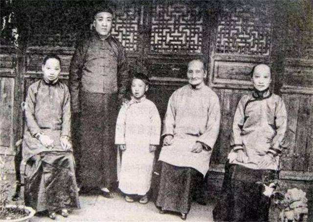 原配#她是鲁迅的原配,一生没得到一次正眼看待,临终遗愿也被无情拒绝