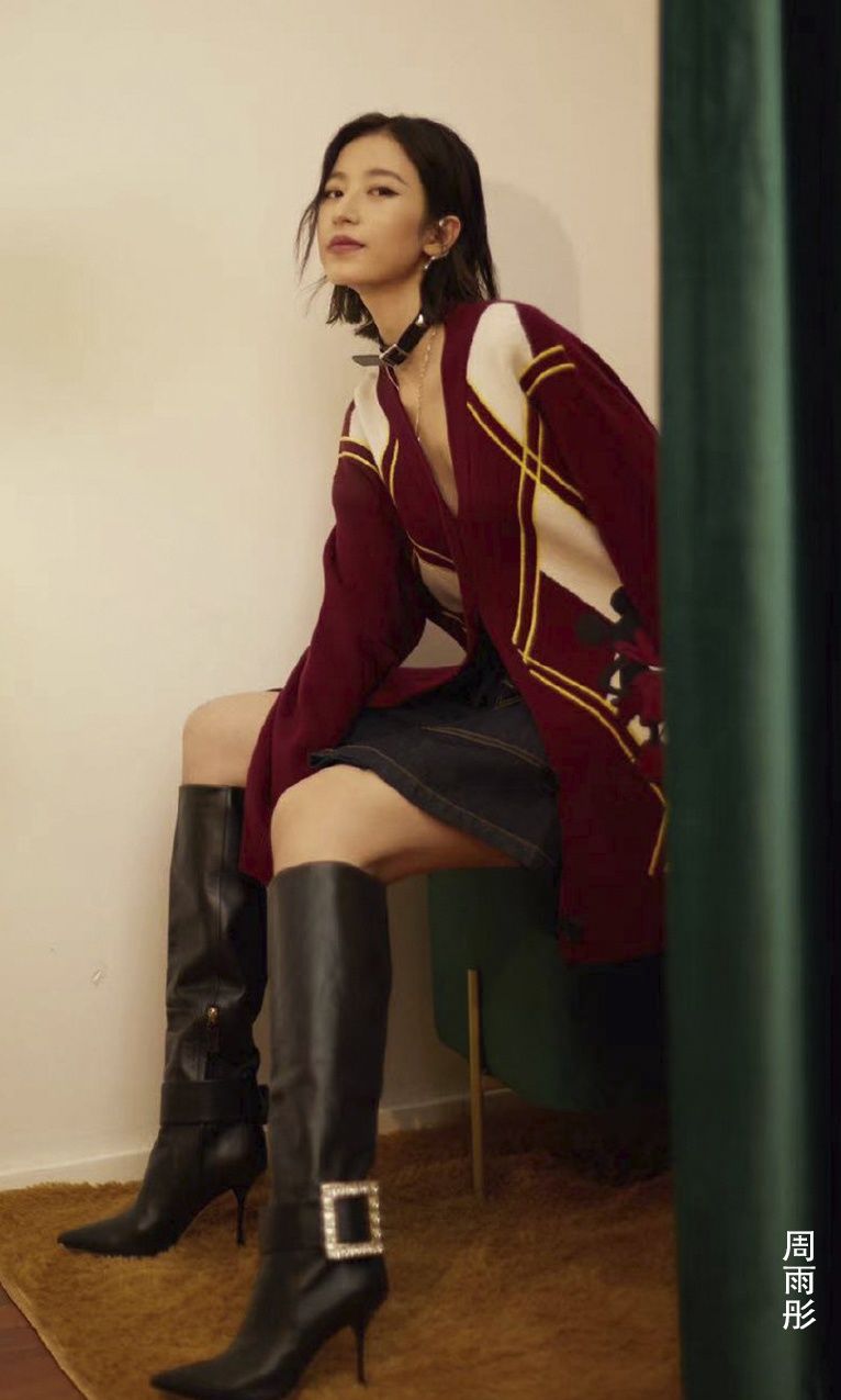 又到了穿针织开衫的季节啦，快来偷师同款穿衣经！