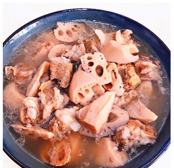 营养物质|暴雨天气结束气温一下降到20度，孩子多喝高钙汤，暖身暖胃