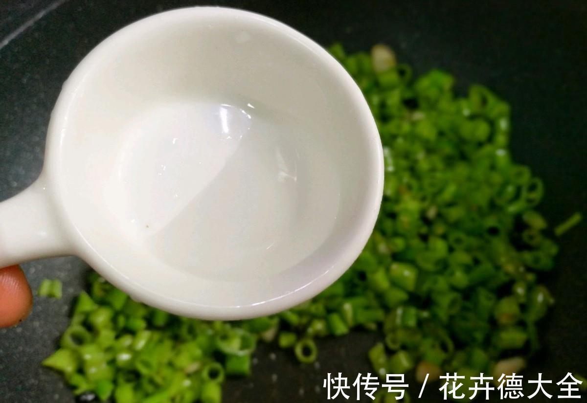 豆豉|秋天要多吃空心菜，鲜嫩又好吃，简单炒一炒就上桌，家人抢着吃