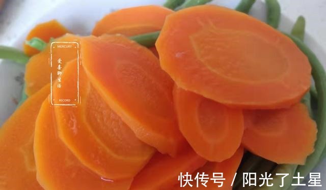 香菇|秋季抓紧吃这菜，剁成馅包饺子吃最香，鲜嫩美味，过一阵子就没了！