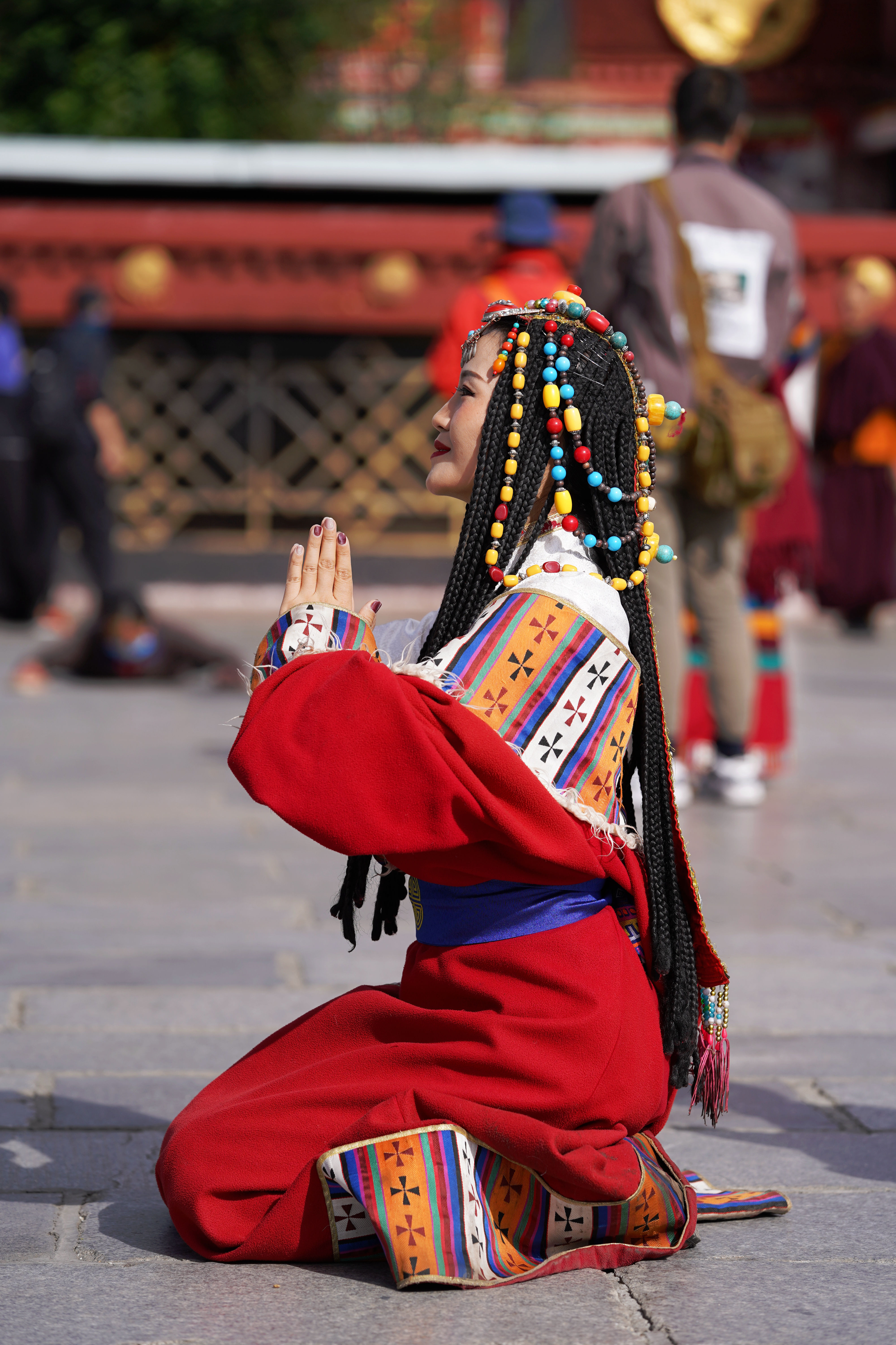 大昭寺|【80天单人单车环藏之旅】观览佛教圣地大昭寺，八廓街猎摄盛装美女