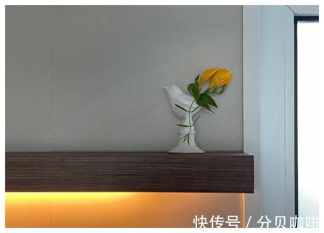 卫生间门|进门无玄关?试试她家的方法,还能多出一个餐厅,实用又耐看!