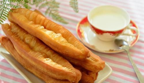 教你自制安心油条，掌握3点，不加任何膨松剂，油条照样蓬松酥脆