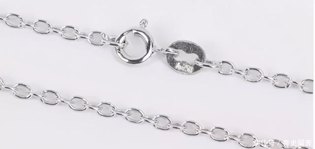 手腕 热门项链和手链样式科普:肖邦链、蛇骨链、凤尾链