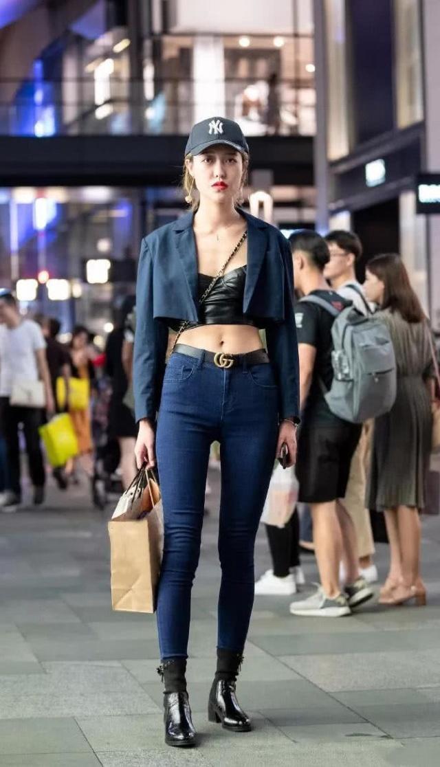 女人味 女神范的连衣裙穿搭,时髦又减龄,展现一种清新自然的美