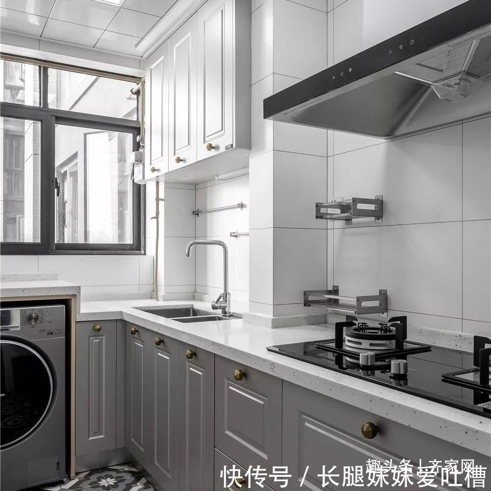 客餐厅|70平两房现代,少即是多的设计理念,更适合一家三口居住!
