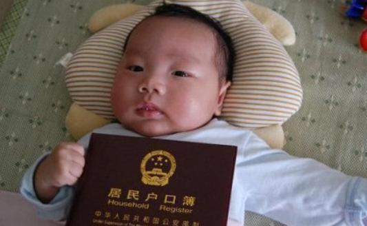 贝贝|父亲给儿子取名“翼风”,护士失误少写一笔,母亲:这个名字好