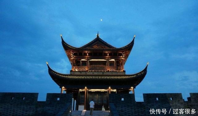 八首绝美爱情诗词我见众生皆草木,唯你是青山!