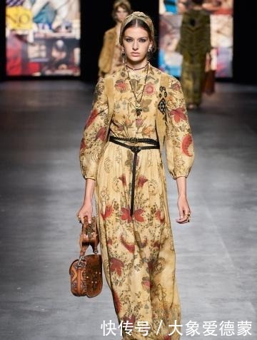 扎染|迪奥2021春夏系列的第二波，印花和扎染，让服装浪漫，更有趣味