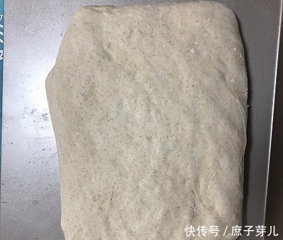 全麦葡萄干软欧包