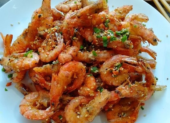 制作|教你在家做椒盐香酥虾,外酥内嫩,吃起来特别酥脆,上桌一扫光
