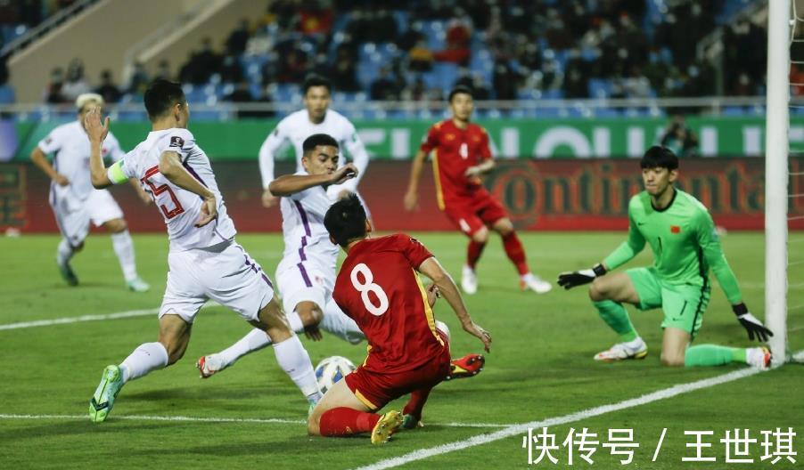 越南队|表现不及格!完败越南后颜骏凌引质疑:为何他能锁定国足首发?