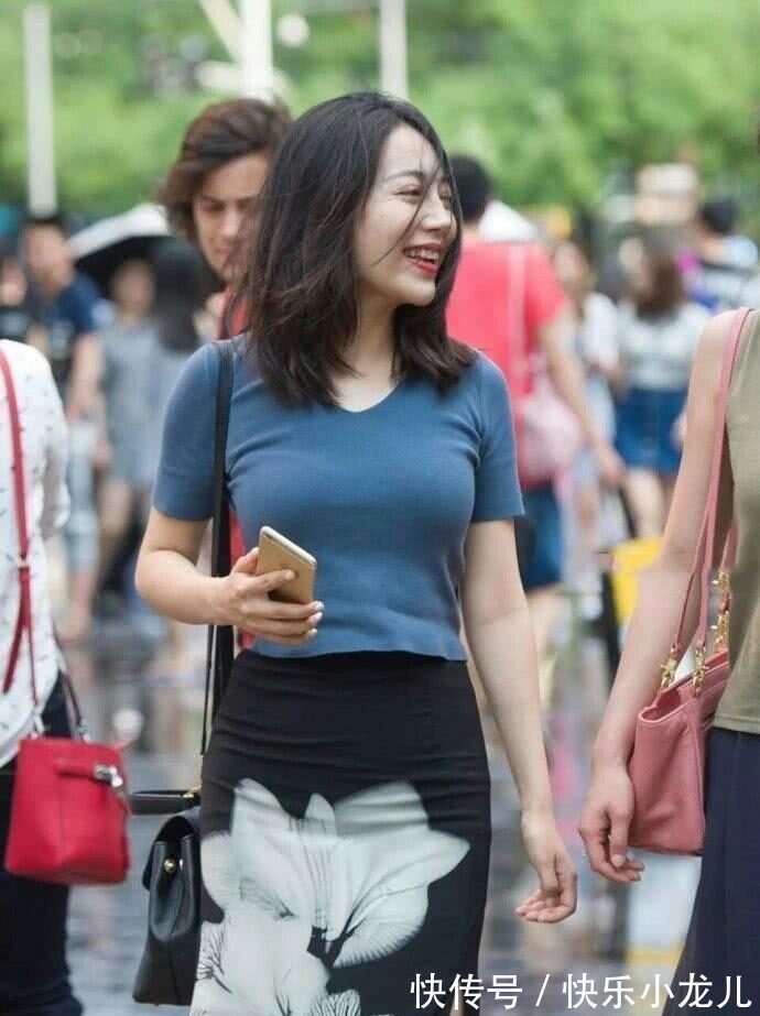 身材 小姐姐身材完美,微风轻拂迷人秀发散发浓浓时尚感