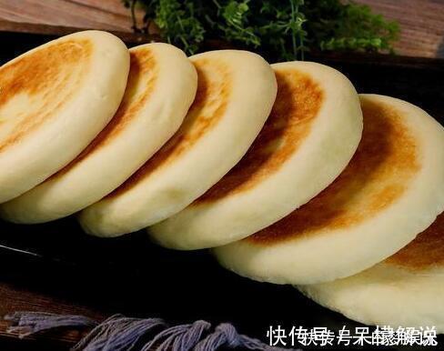 玉米油|发面饼如此做,凉了也不硬,零难度做法,能夹菜能夹肉,简单省事