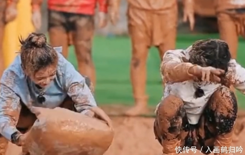 宋雨琦砸baby脸吐口水后,后台拿开水倒助理,有后台撑腰做事嚣张
